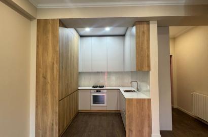 იყიდება ახალი გარემონტებული 2 ოთახიანი ბინა